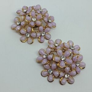 * vintage large pink flower clusters clip on earrings